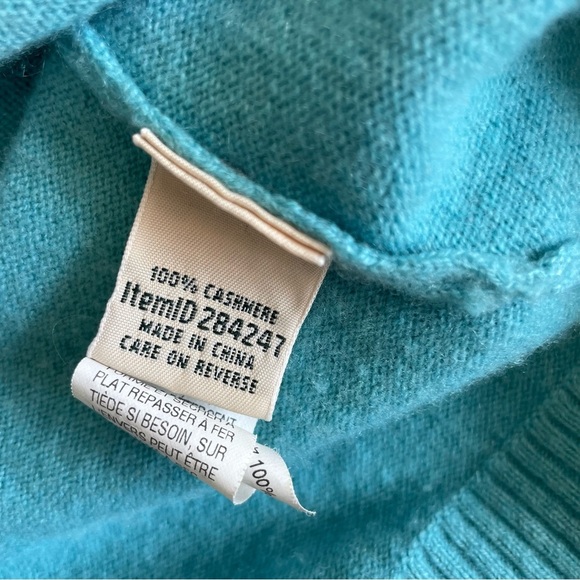 L.L. Bean Women's 100% Cashmere Classic Crew Neck Turquoise Sweater - Picture 5 of 8